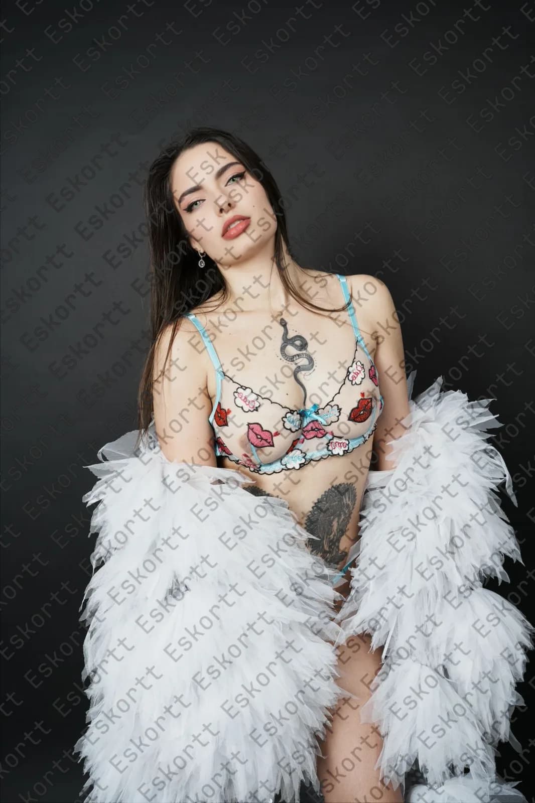 Amber escort in Moscow