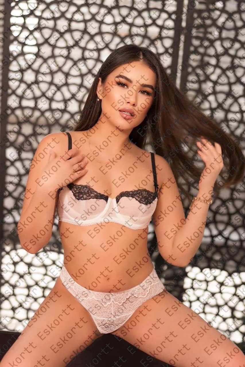 Ariella escort in Moscow