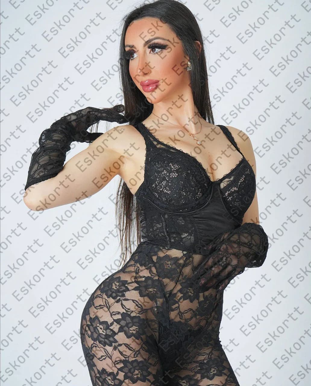 Sarah escort in Moscow