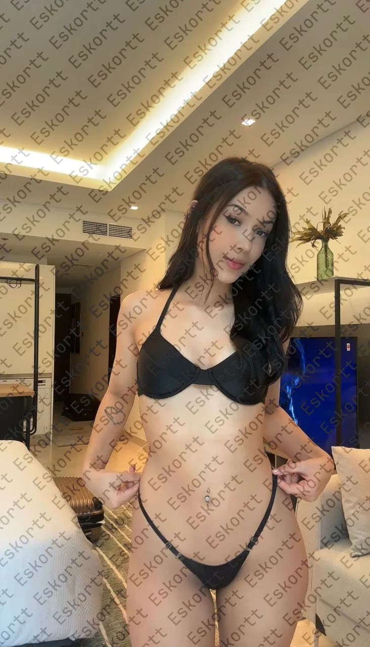 Malibu escort in Moscow