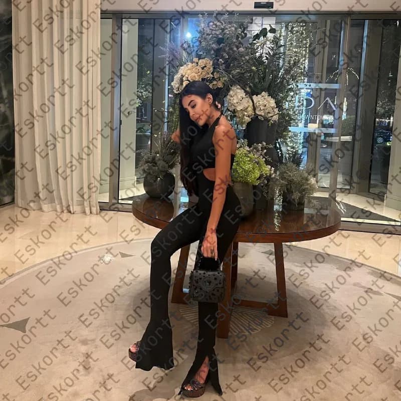 Asal escort in Moscow