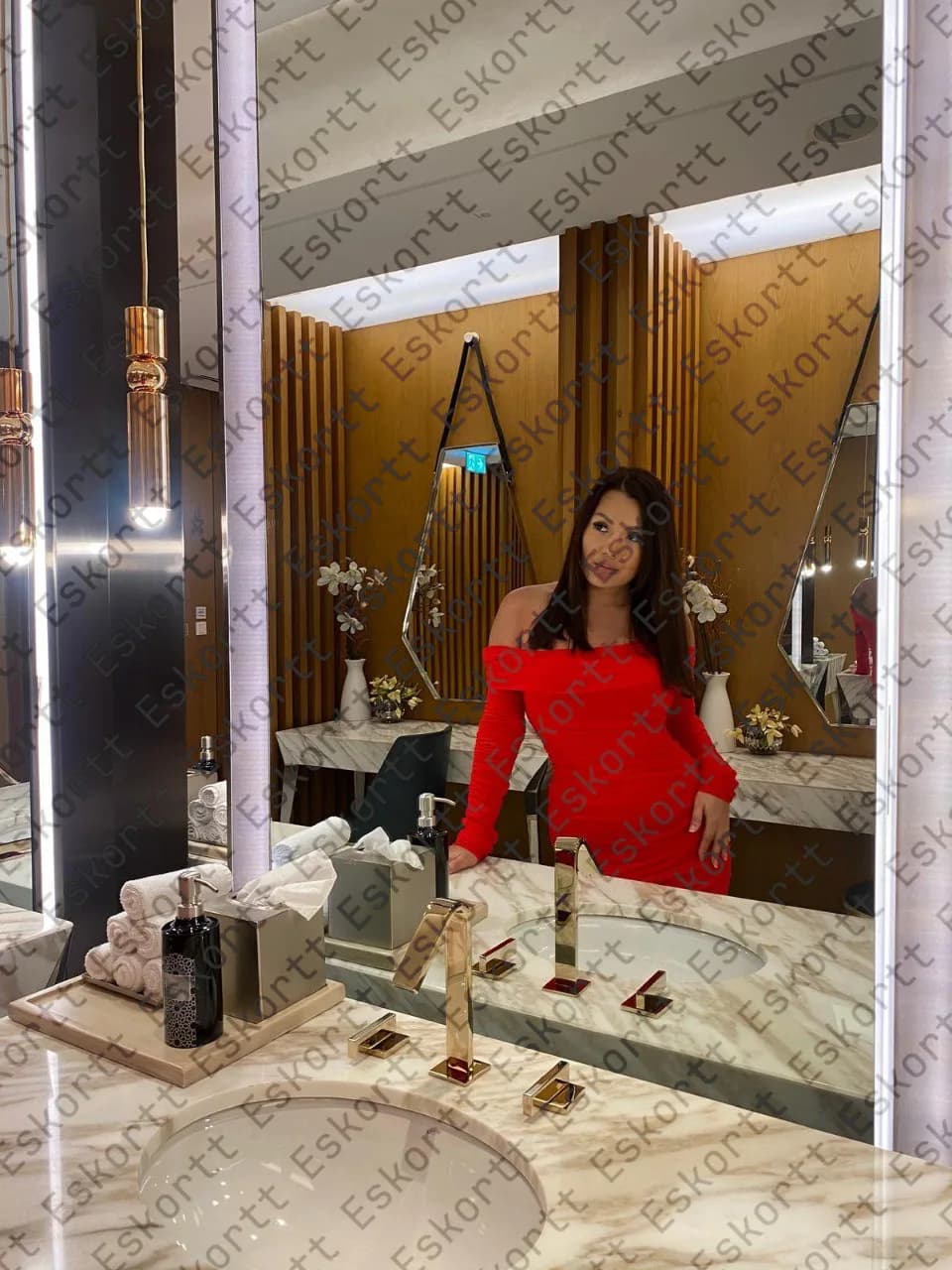 Salma escort in Moscow