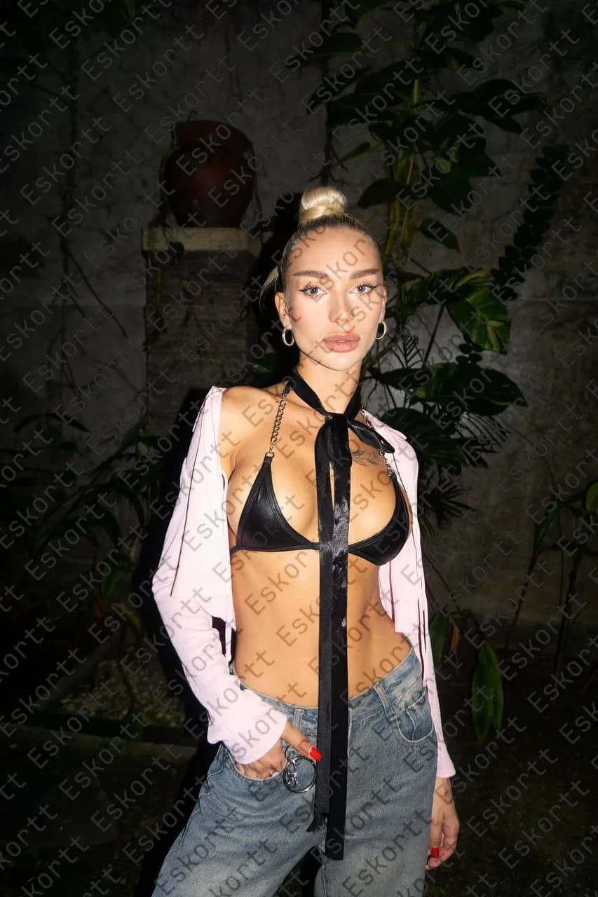 Eva escort in Moscow