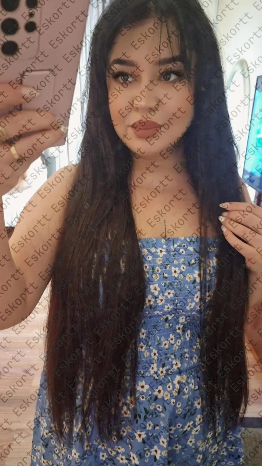 Lalla escort in Moscow