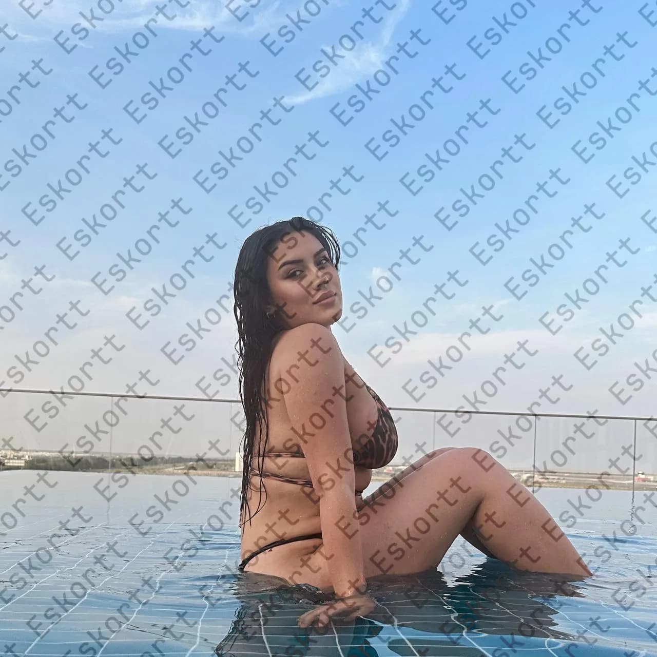 Larisa escort in Moscow