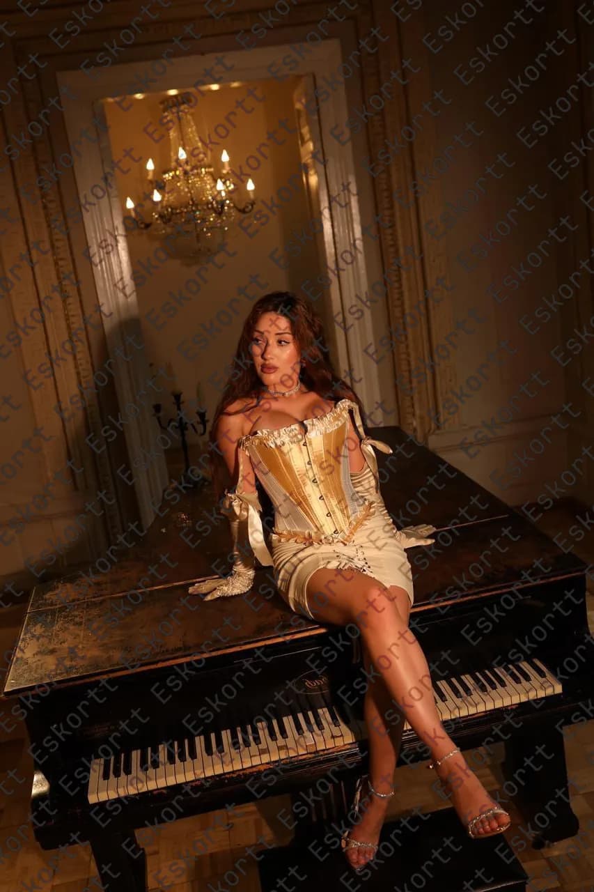 Merinda escort in Moscow