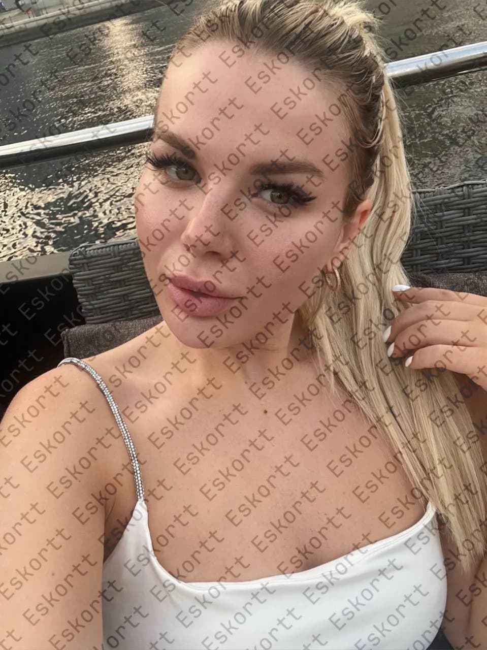 Vita escort in Moscow