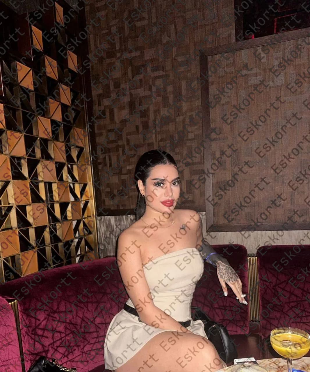 Elisa escort in Moscow