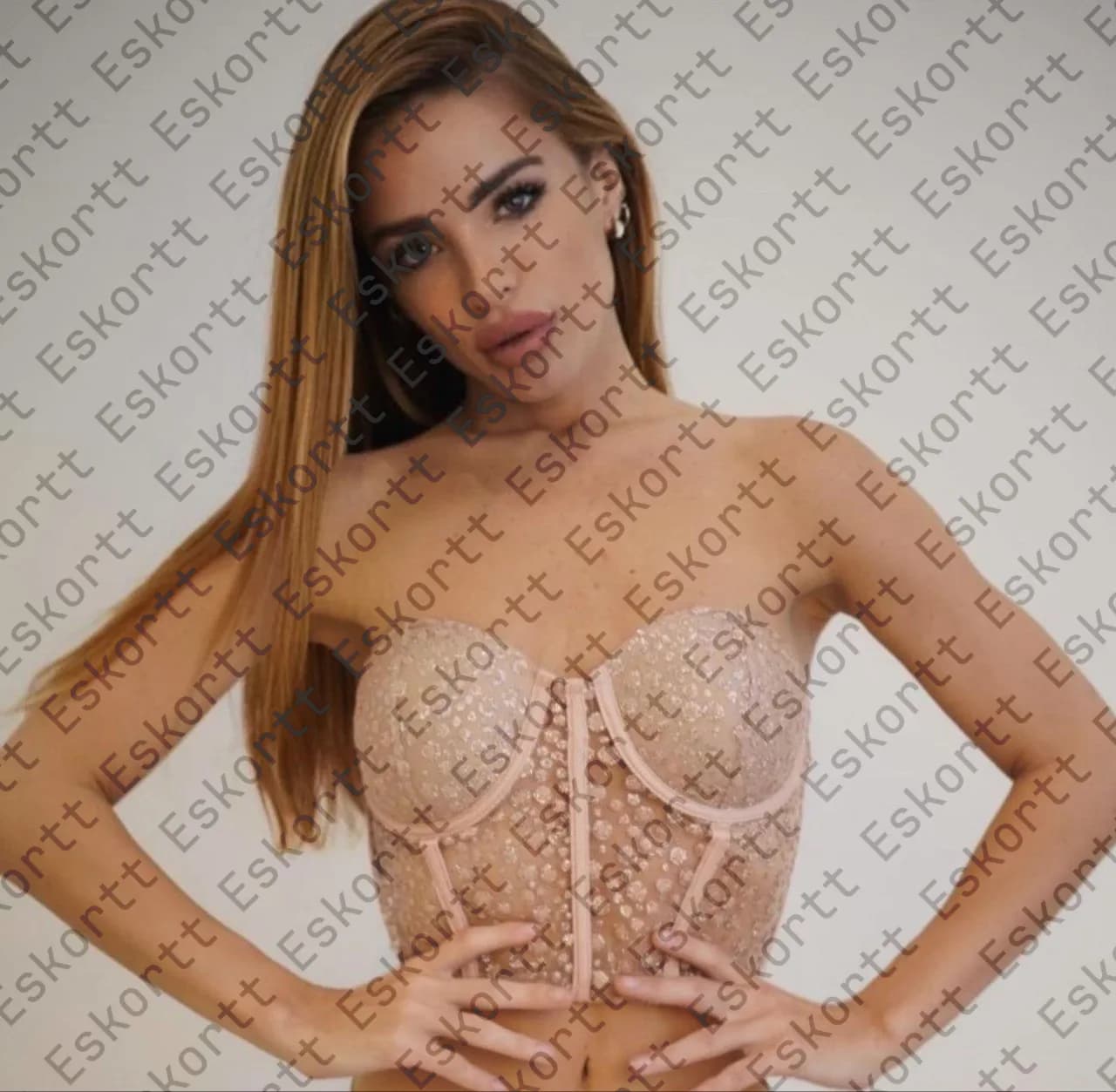 Melania escort in Moscow