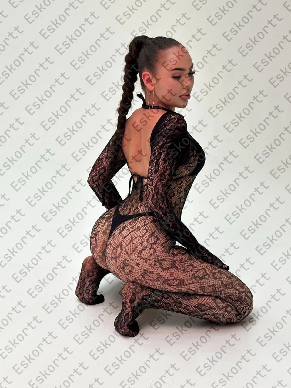 Dina escort in Moscow