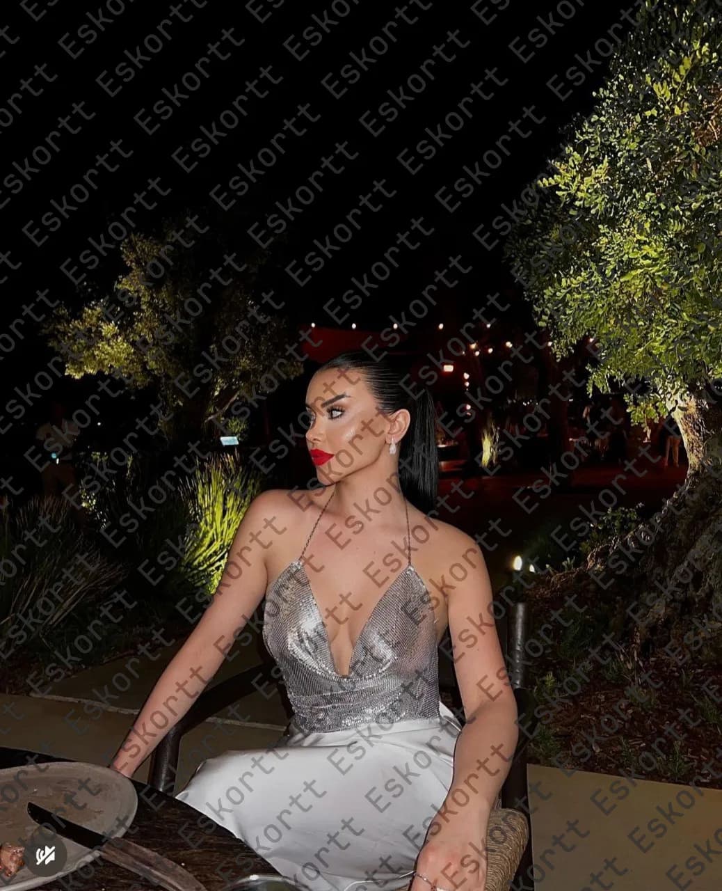 Nora escort in Moscow