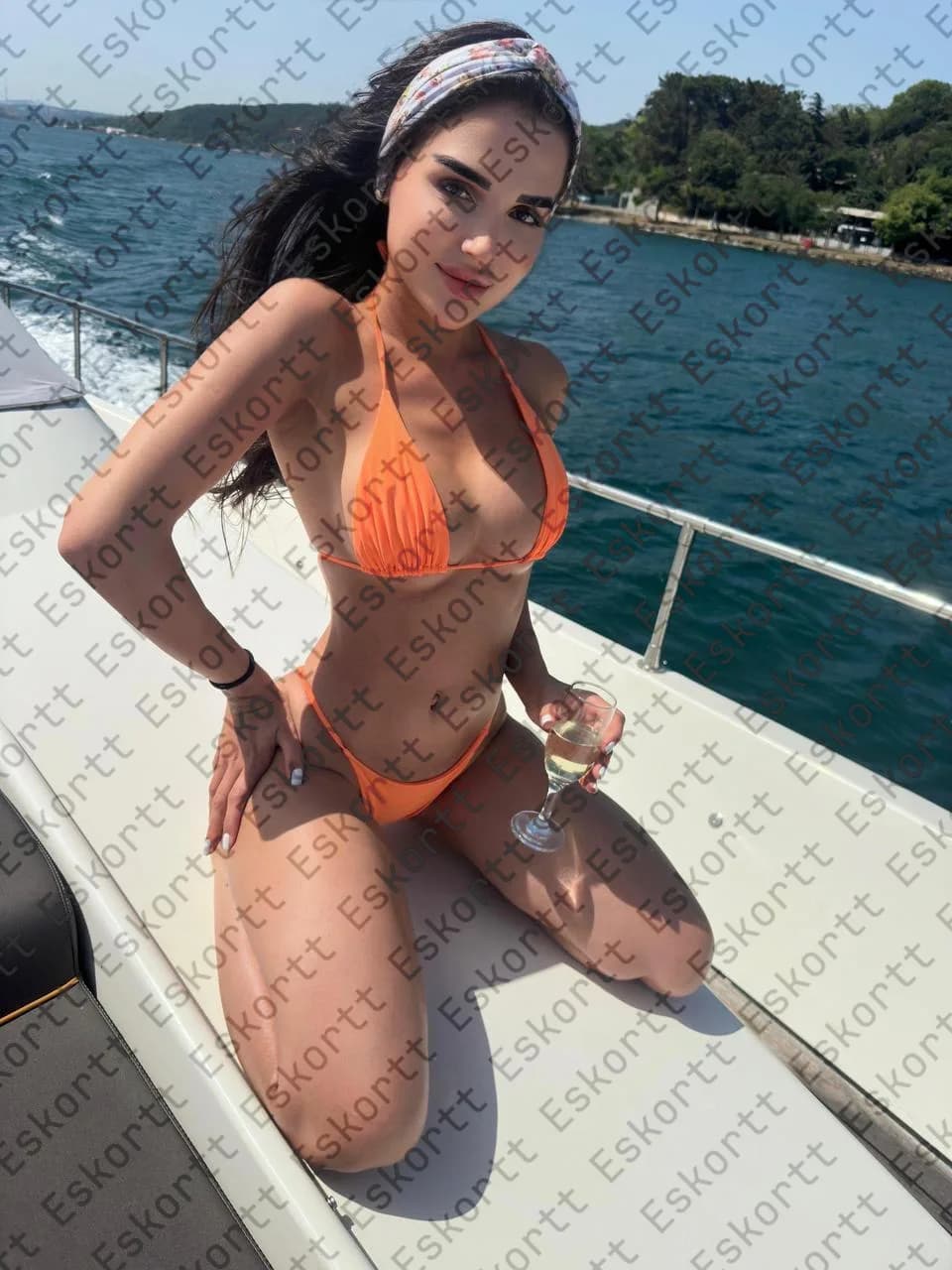 Shella escort in Moscow