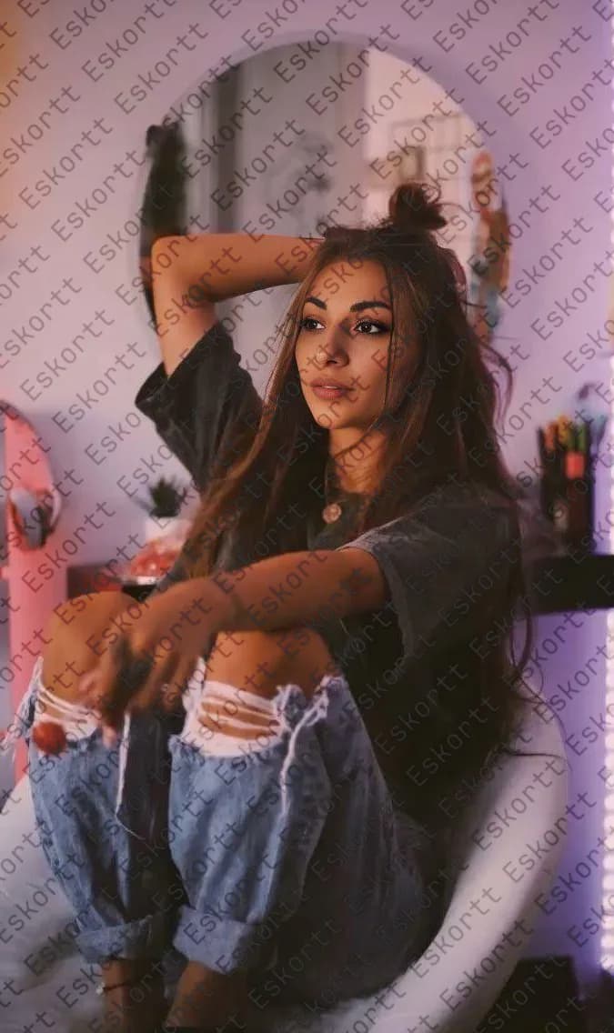 Dominica escort in Moscow