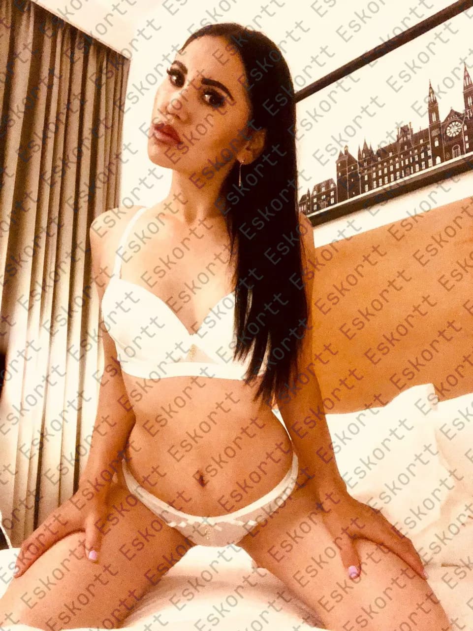 Mirella escort in Moscow