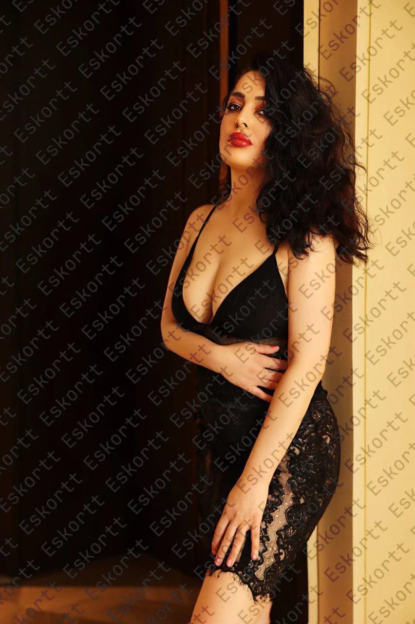Dana escort in Moscow