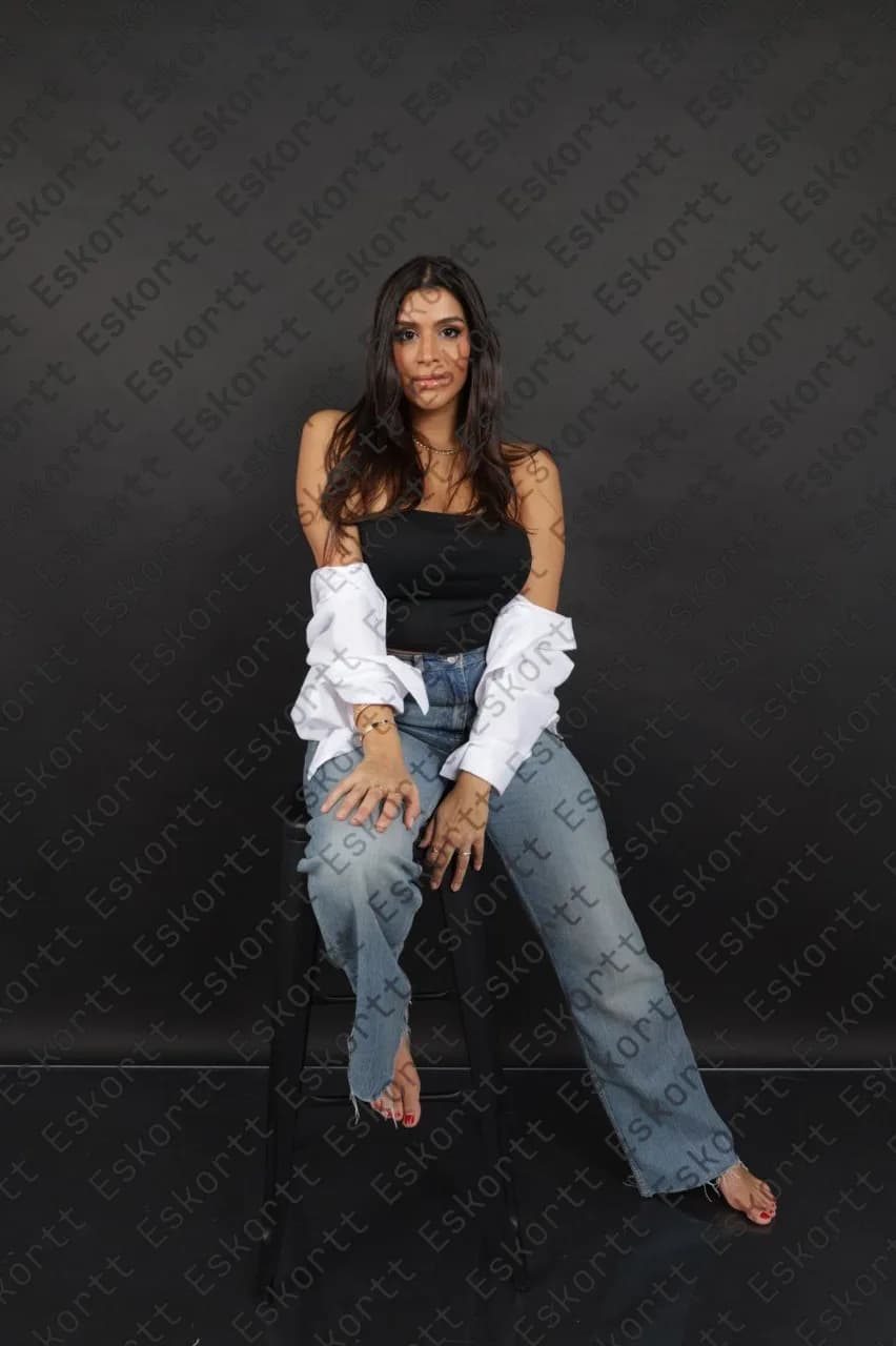 Nayla escort in Moscow