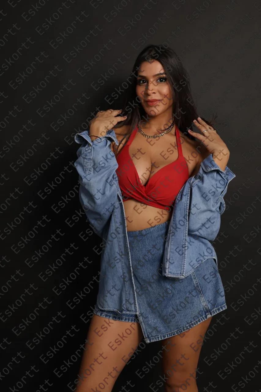 Nayla escort in Moscow