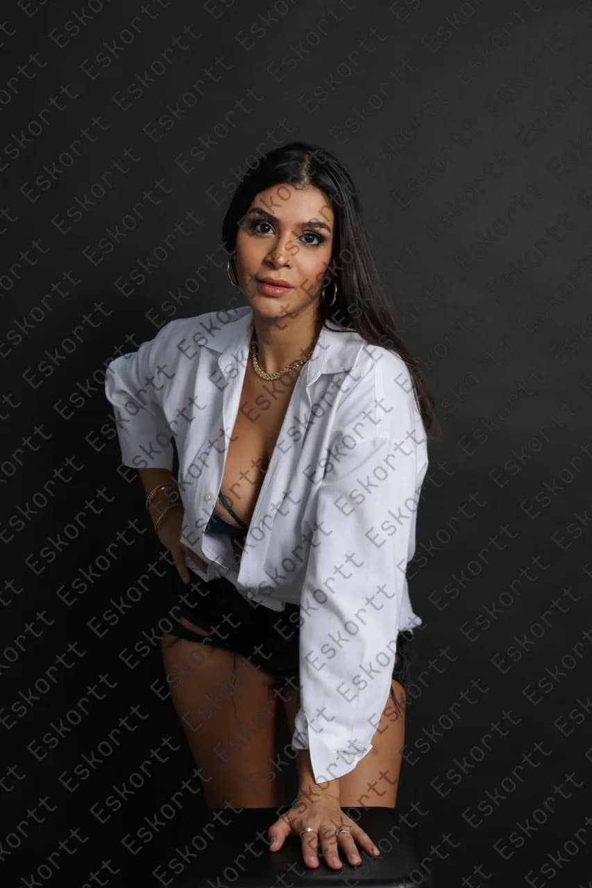 Nayla escort in Moscow