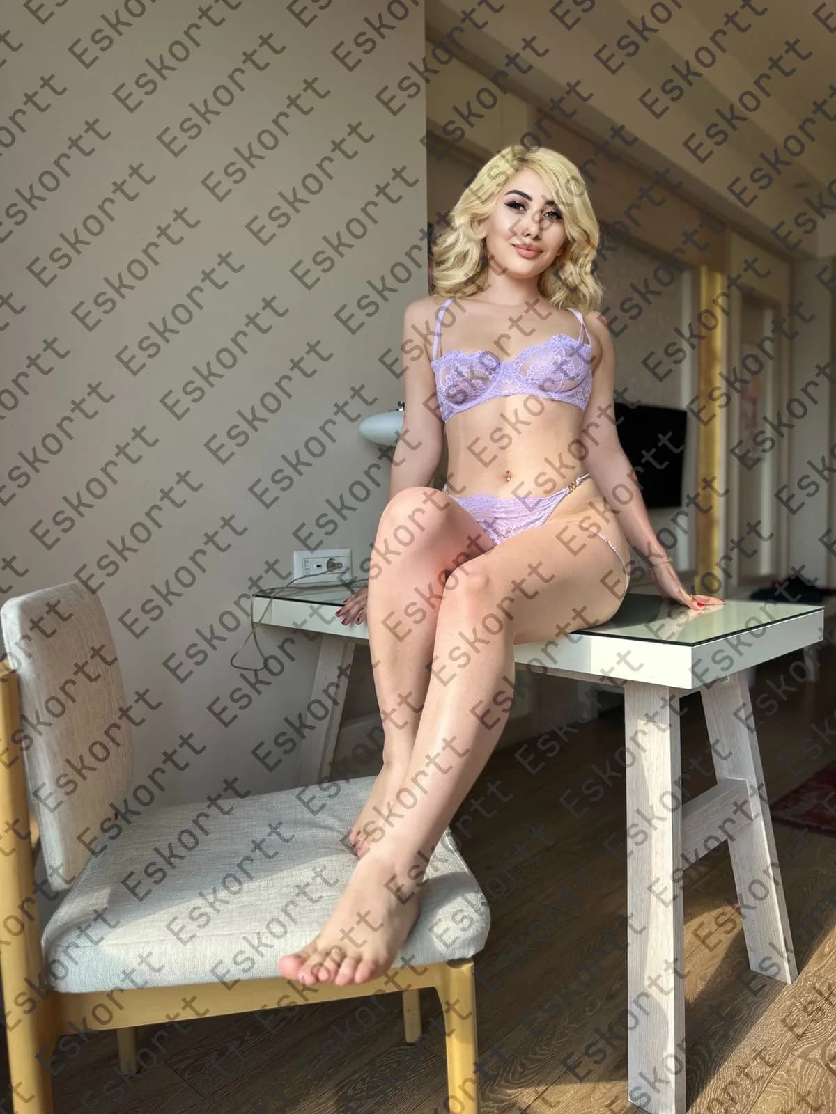 Ellen escort in Moscow