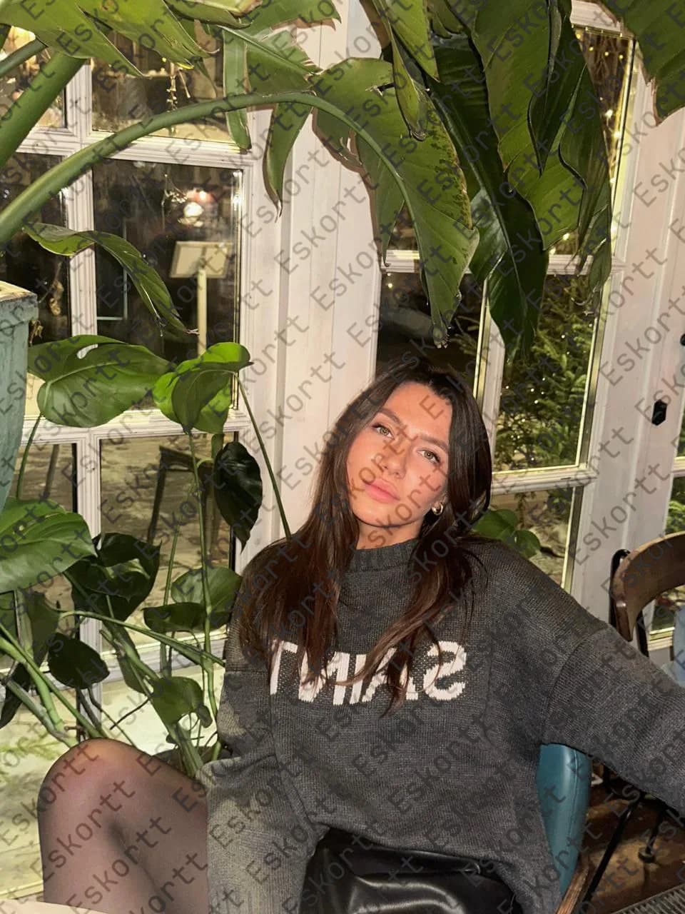 Kary escort in Moscow