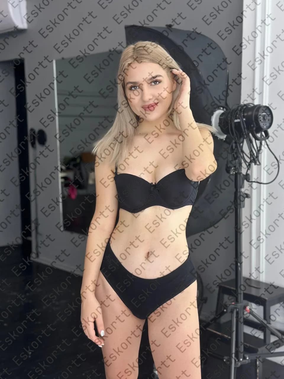 Martina escort in Moscow