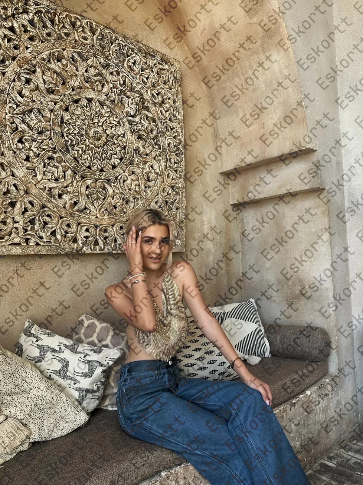 Martina escort in Moscow