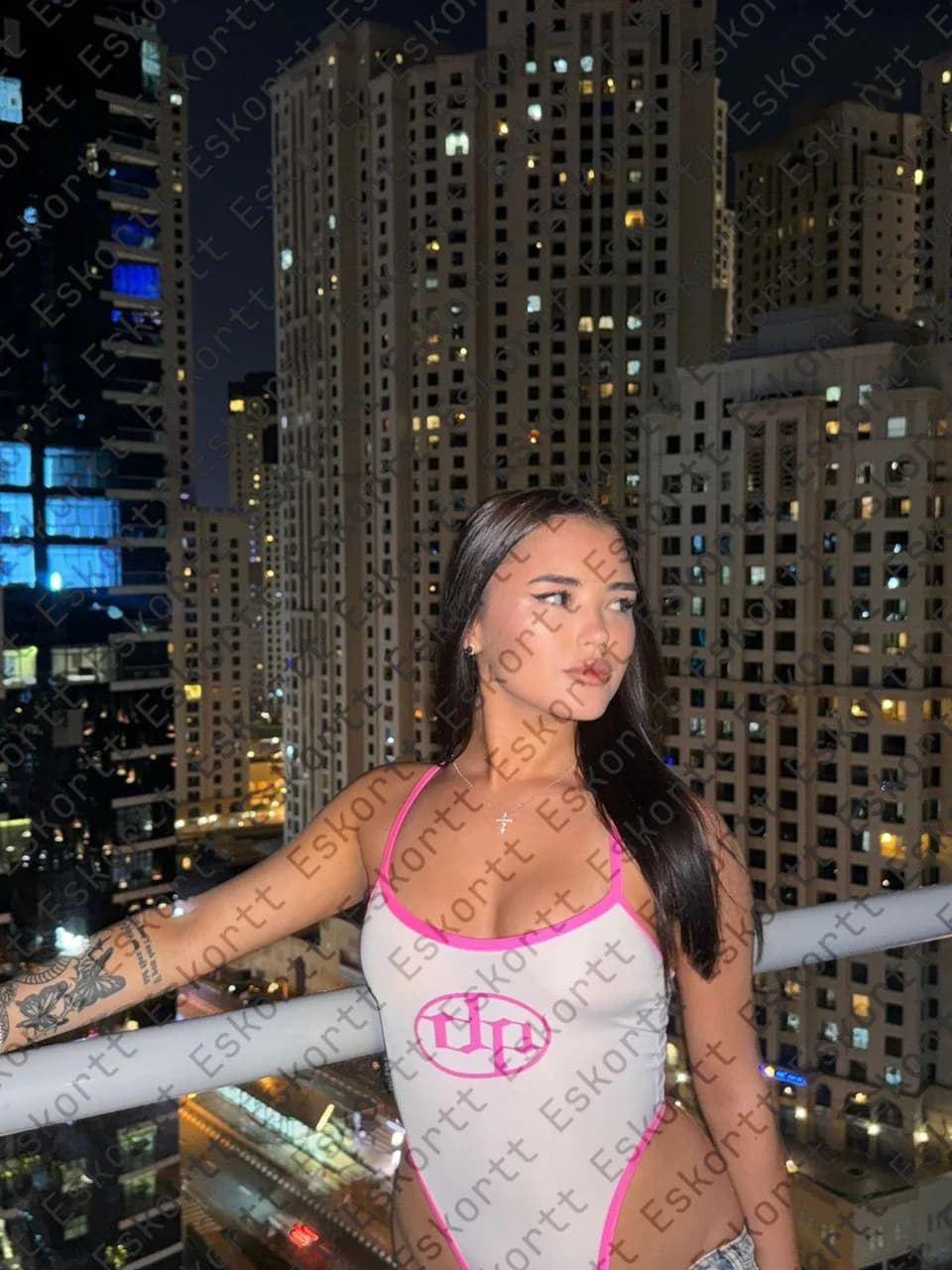 Cornelia escort in Moscow