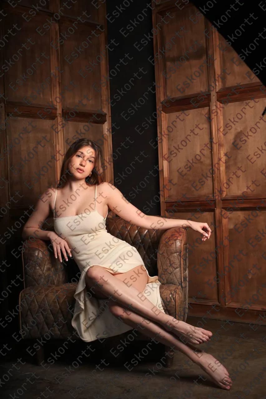 Jennifer escort in Moscow