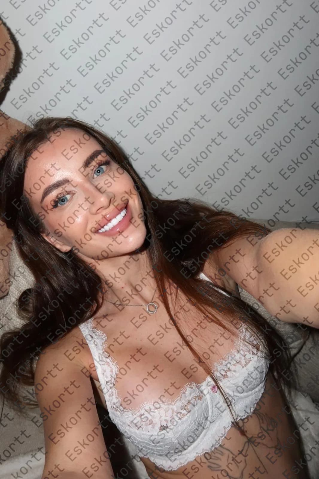 Polina escort in Moscow