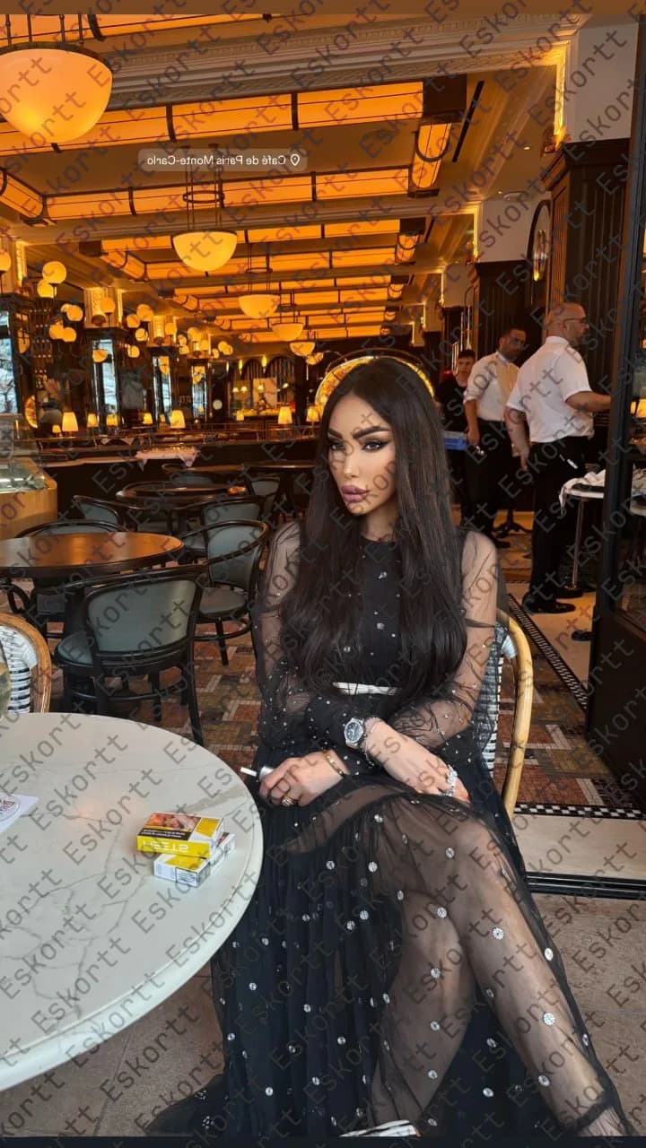 Sarah escort in Moscow