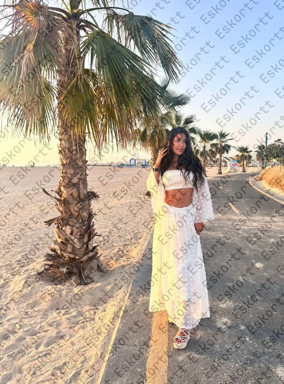 Yasmin escort in Moscow