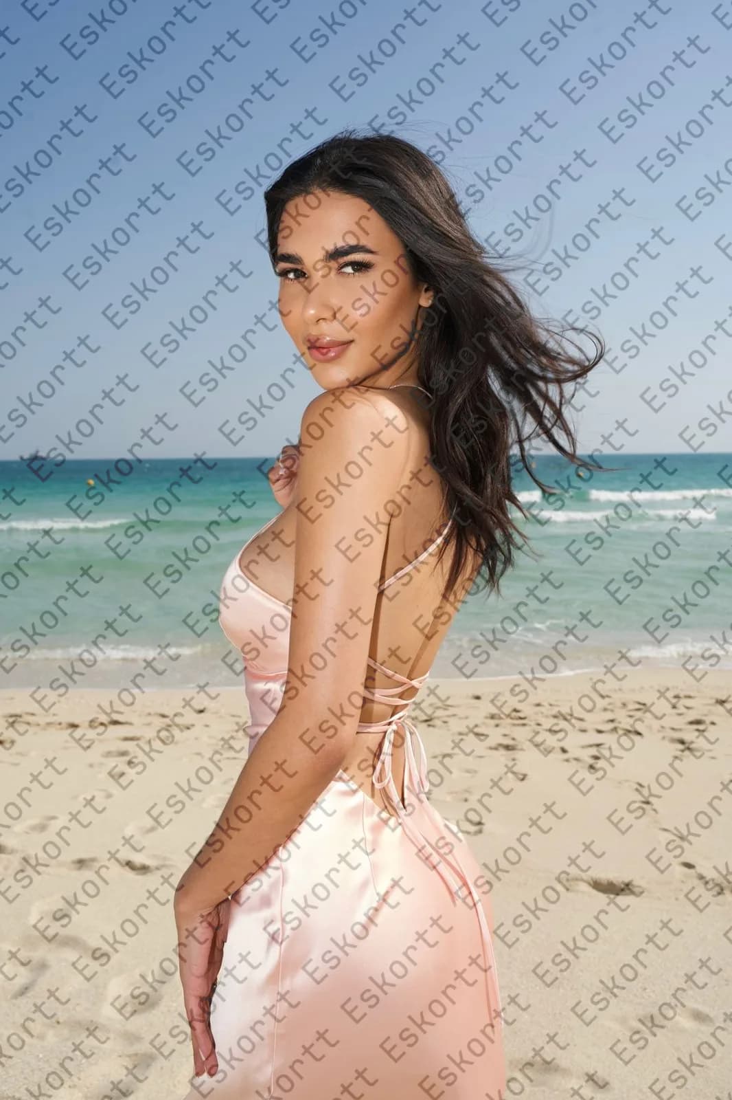 Leila escort in Moscow