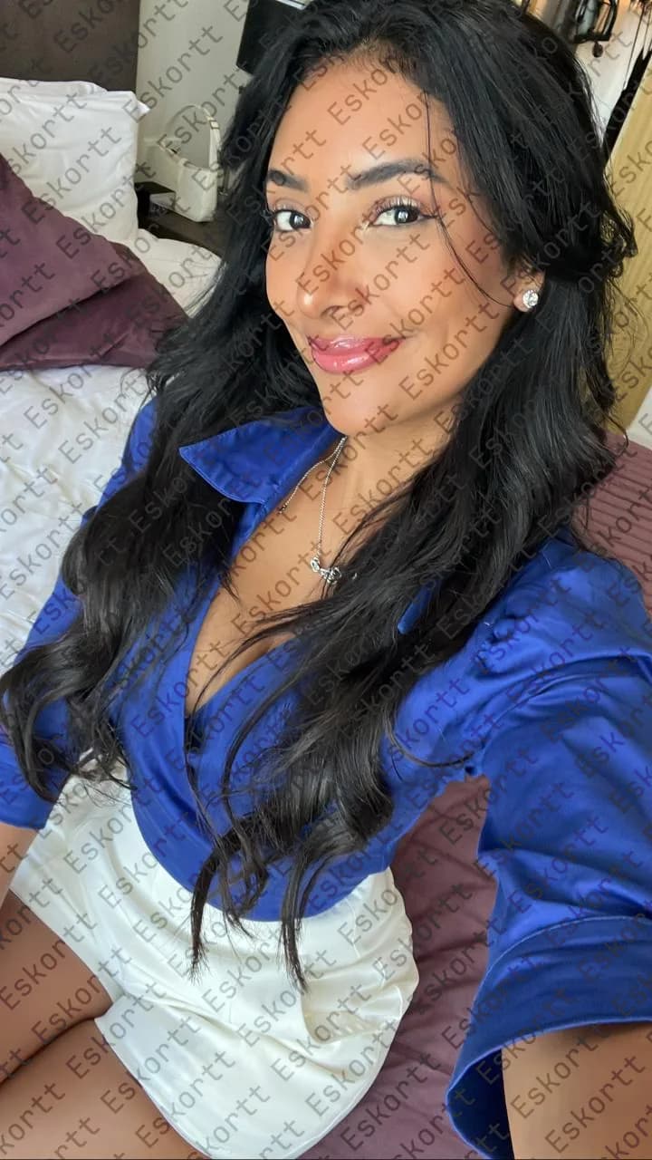 Nina escort in Moscow