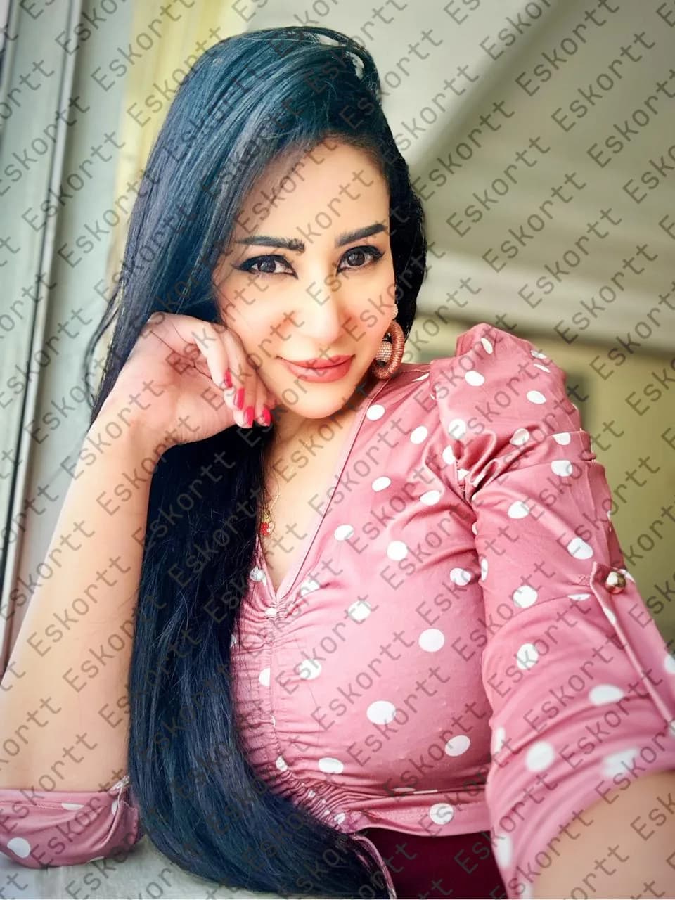 Immi escort in Moscow