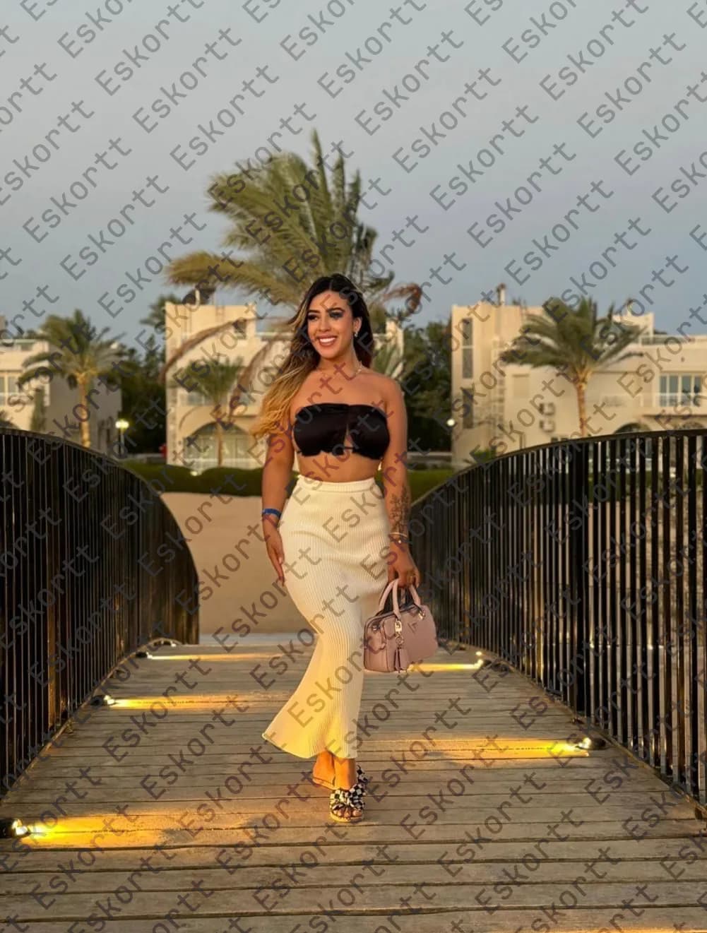 Georgina escort in Moscow