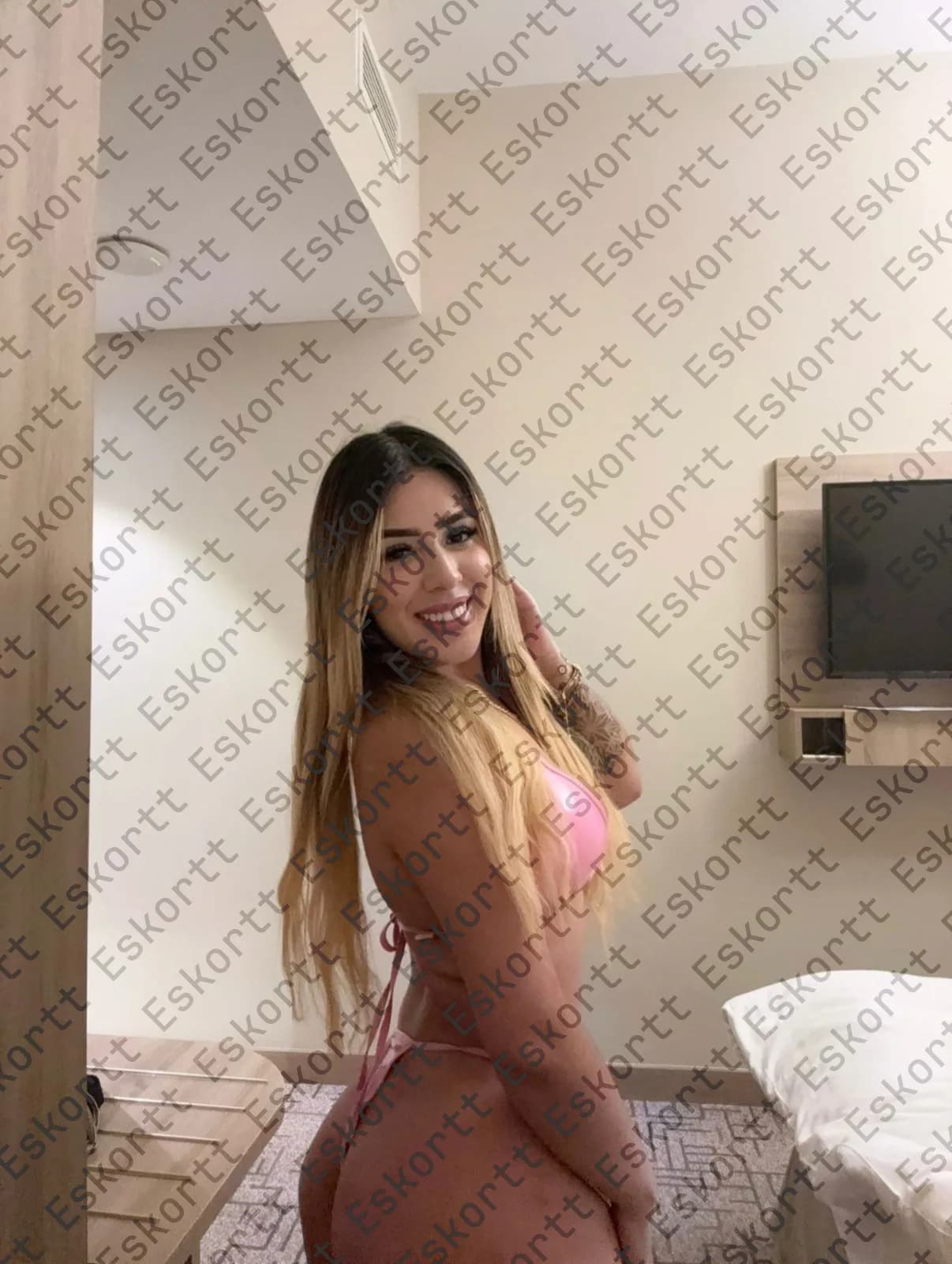 Georgina escort in Moscow