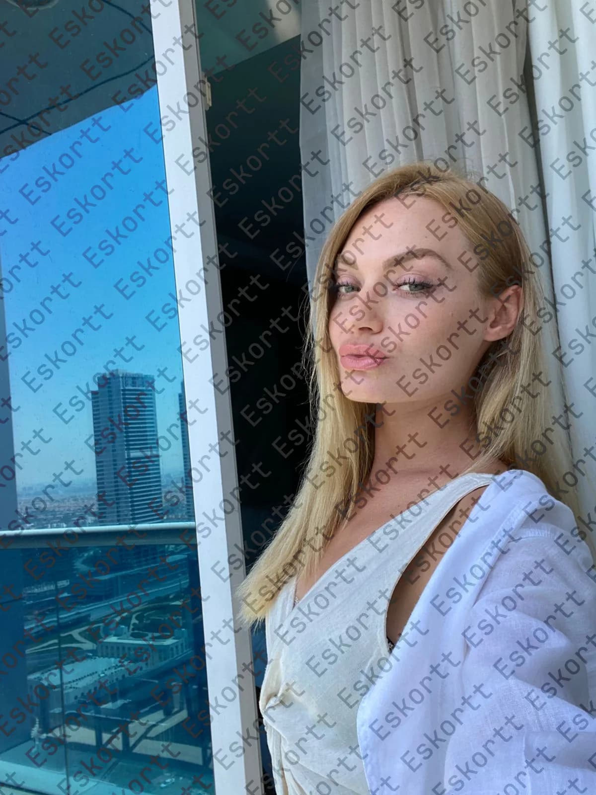 Aziza escort in Moscow