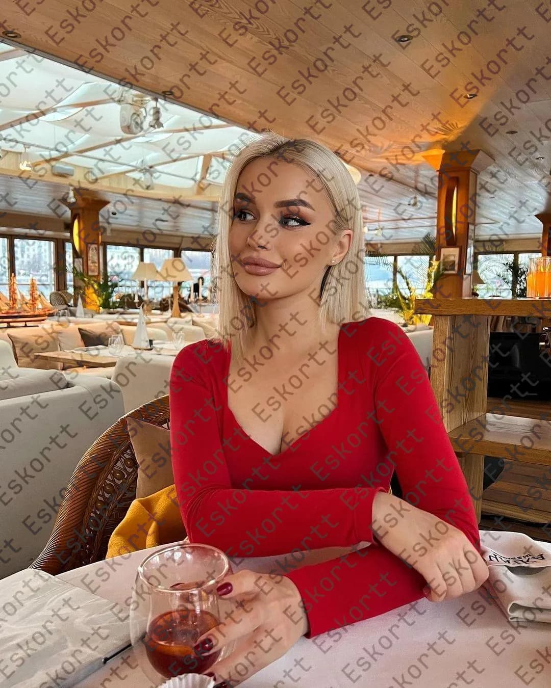 Tiffany escort in Moscow