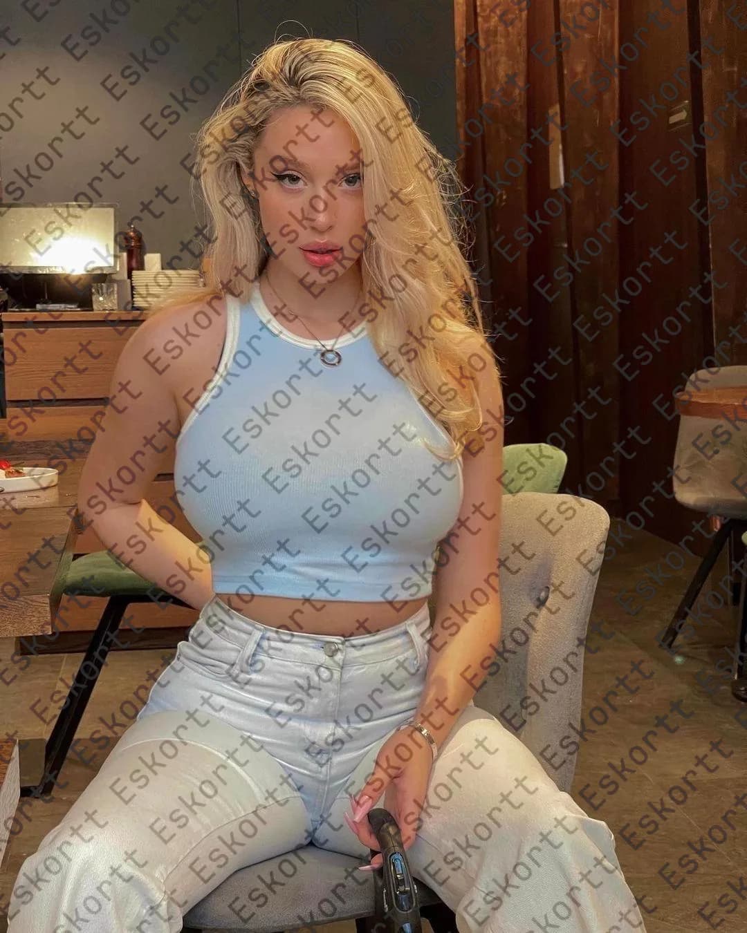 Madison escort in Moscow