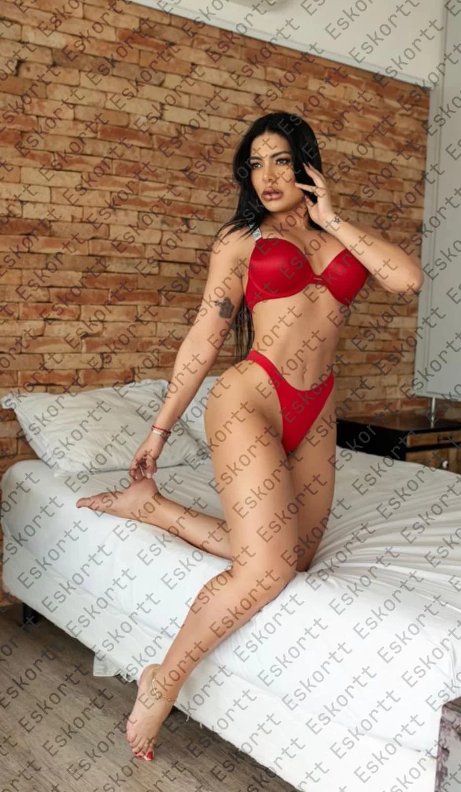 Sara escort in Moscow