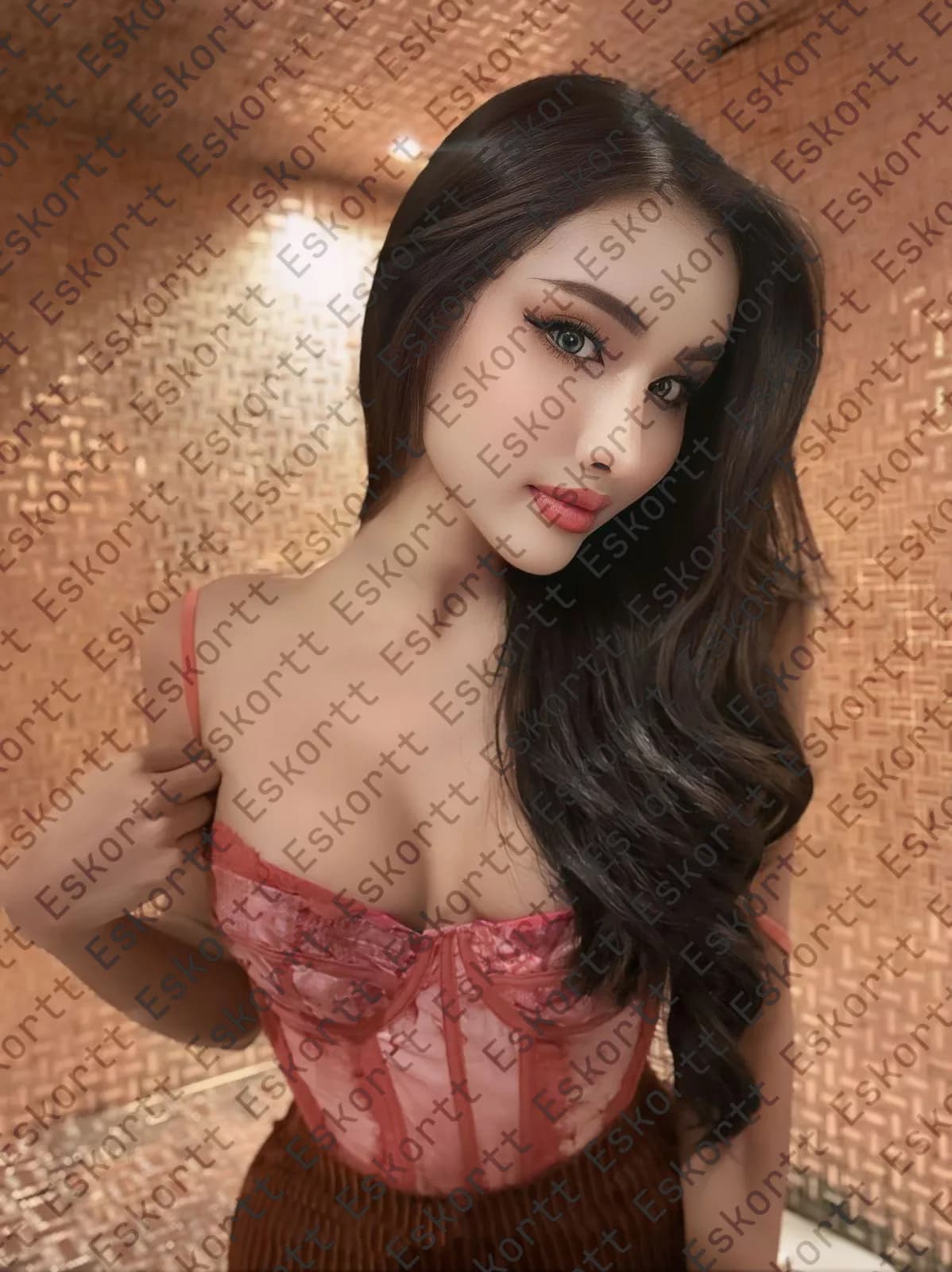 Elise escort in Moscow