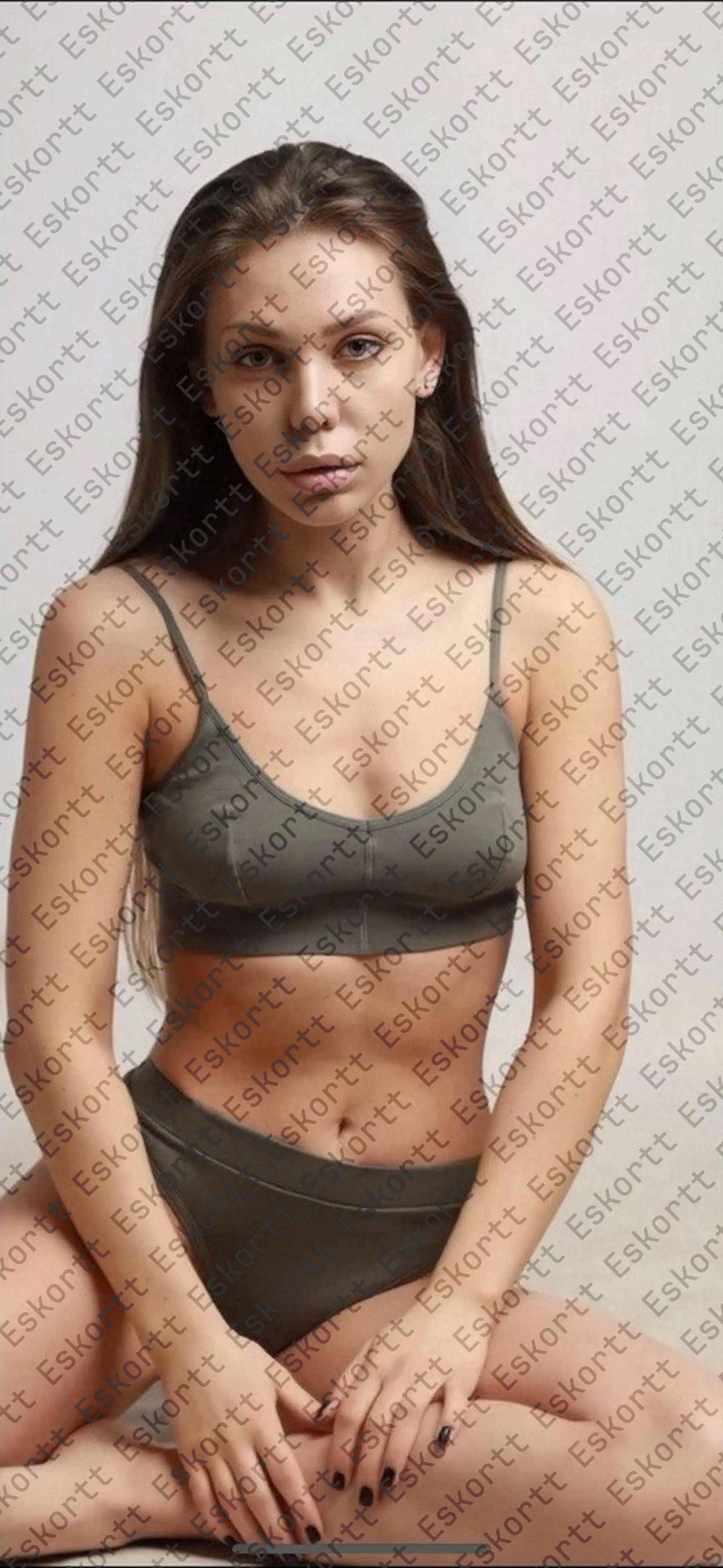 Kamila escort in Moscow