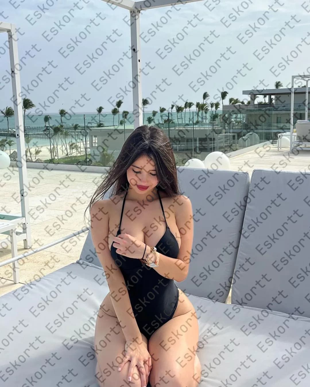 Enya escort in Moscow