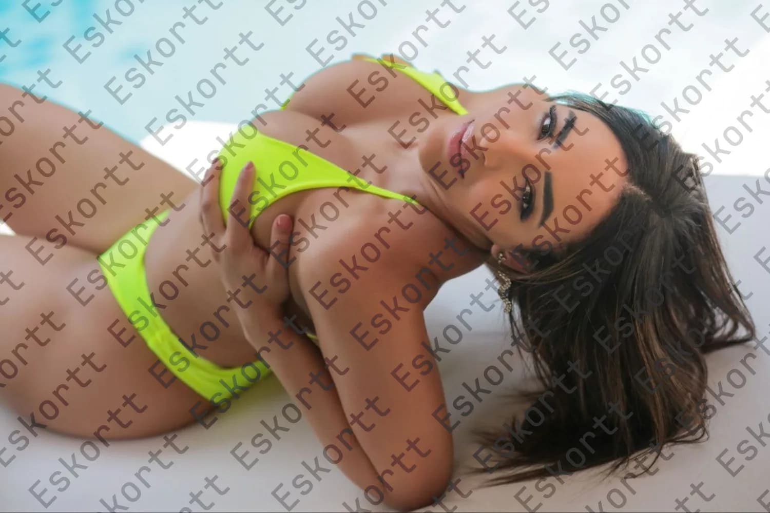 Violette escort in Moscow