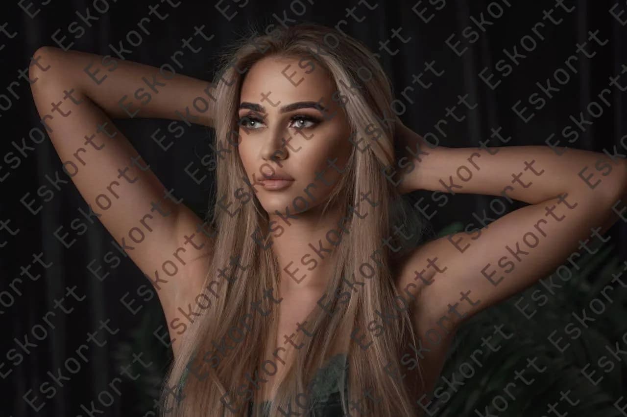 Solenne escort in Moscow