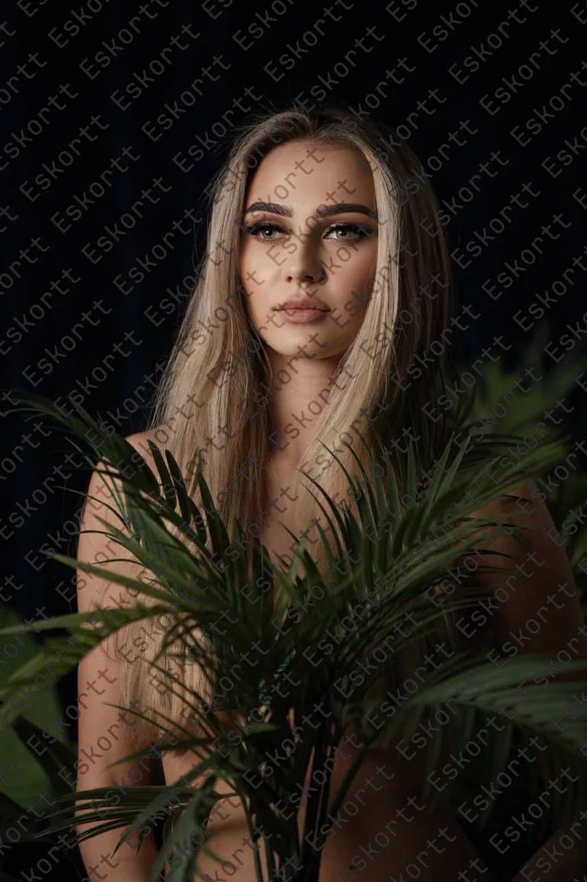 Solenne escort in Moscow