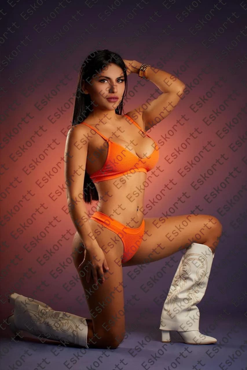 Sidonie escort in Moscow