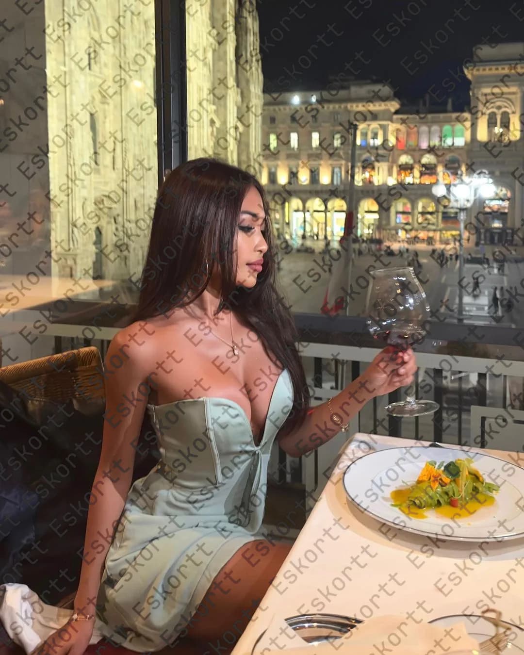 Rosalind escort in Moscow