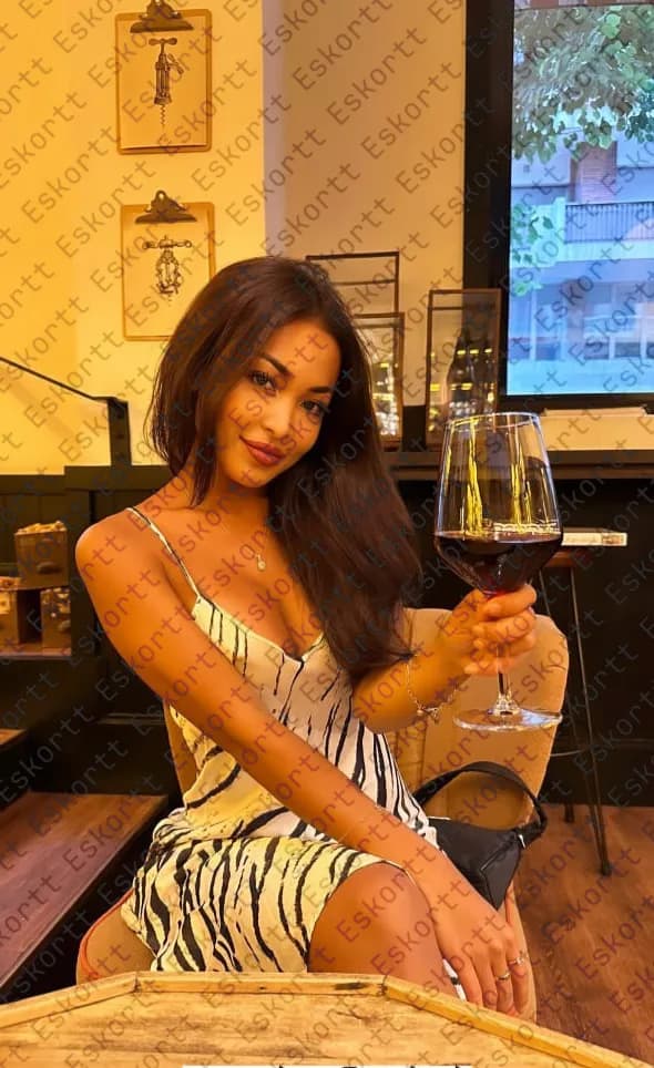 Rosalind escort in Moscow