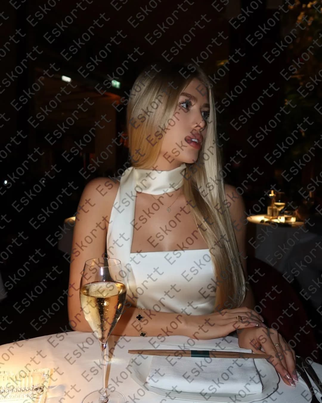 Felicity escort in Moscow